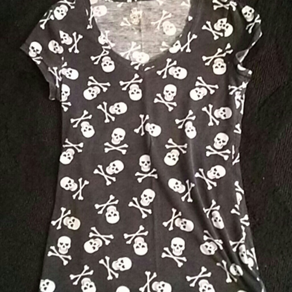 2 Shirts For $10 - Picture 5 of 7